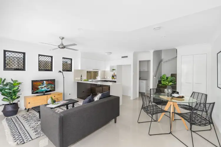 2/8 Gary Street, Morningside QLD 4170