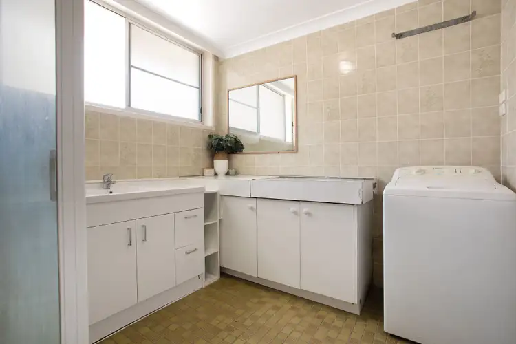 Seventh view of Homely apartment listing, 3/17 Second Avenue 'Elouera Place', Broadbeach QLD 4218