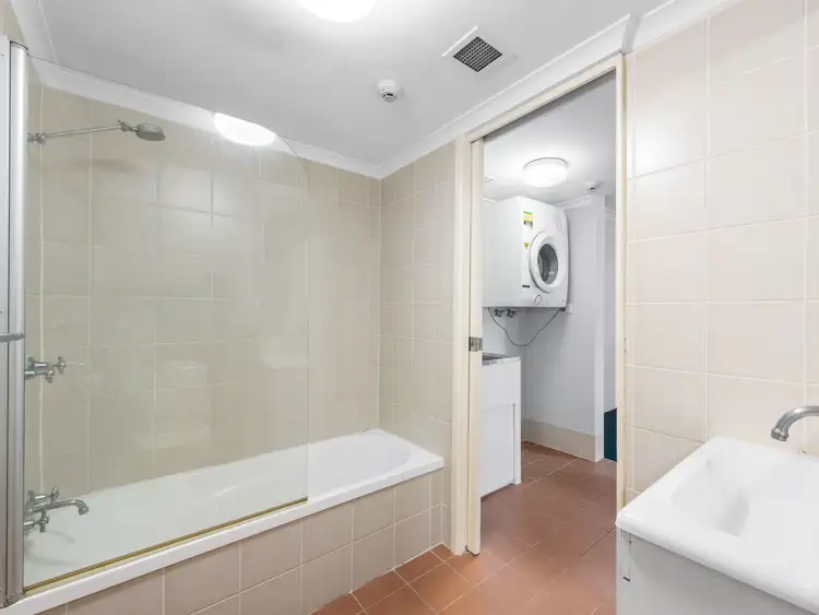 Sixth view of Homely apartment listing, 2/37 Phillips Street, Spring Hill QLD 4000