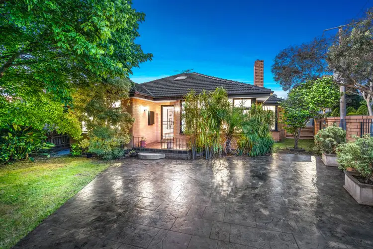 16 Flag Street, Kingsbury VIC 3083
