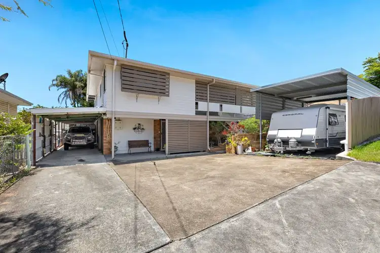 11 Parakeet Street, Birkdale QLD 4159