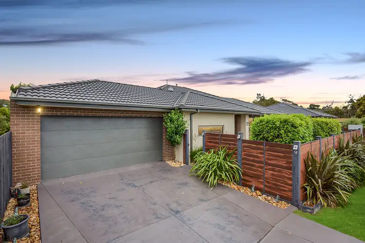 9 Mount Arthur Avenue, Rosebud VIC 3939