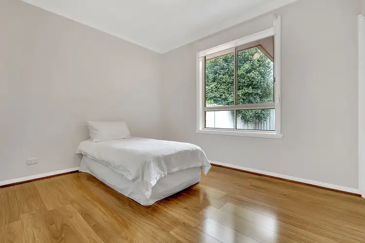 Fifth view of Homely house listing, 10 Woodlea Crescent, Craigieburn VIC 3064