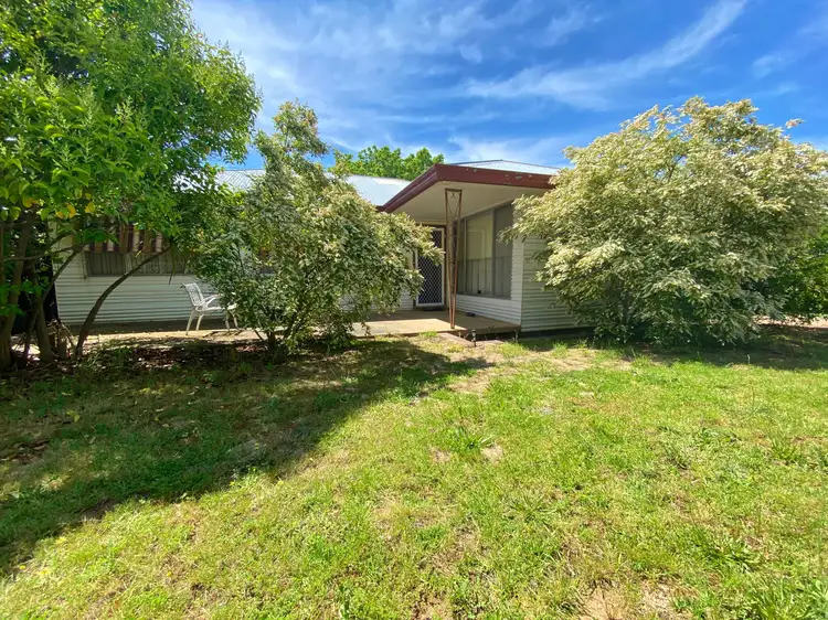 12 Lansdowne Street, Young NSW 2594