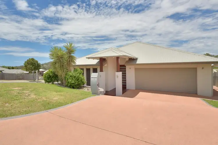 22 Grasstree Crescent, Kirkwood QLD 4680