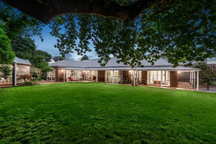 11 Hertford Court, Wantirna South VIC 3152