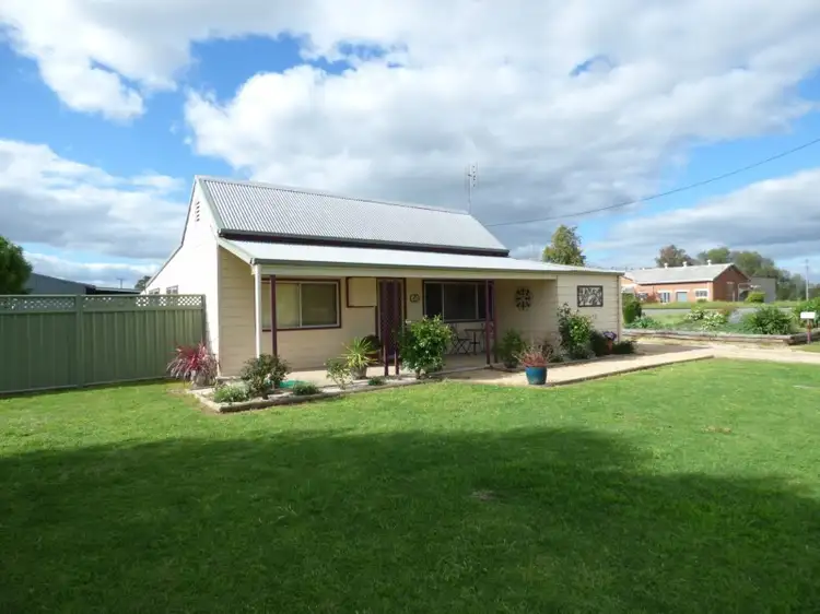 18 Barwin Street, Forbes NSW 2871