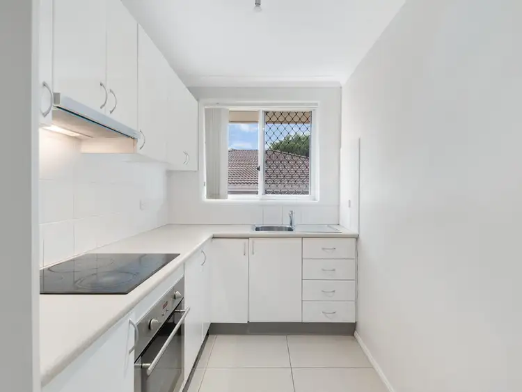 Fourth view of Homely villa listing, 4/4 Bensley Road, Macquarie Fields NSW 2564