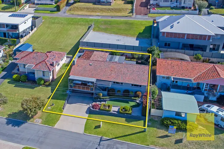 Fourth view of Homely house listing, 17 Robert Street, Mount Clarence WA 6330