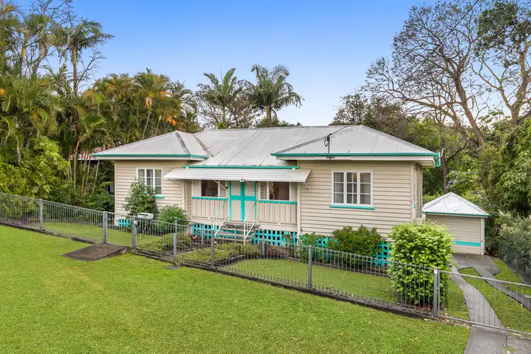 4 Royal Row, Bardon QLD 4065