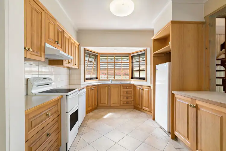 Sixth view of Homely house listing, 10 Bondi Avenue, Frankston VIC 3199