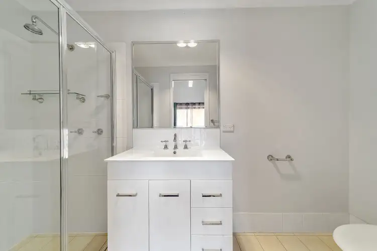 Seventh view of Homely townhouse listing, 3/6 Doeberl Place, Karabar NSW 2620