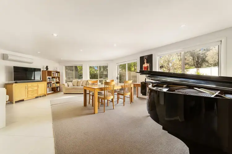 Sixth view of Homely house listing, 2 Kneeshaw Street, Monash ACT 2904