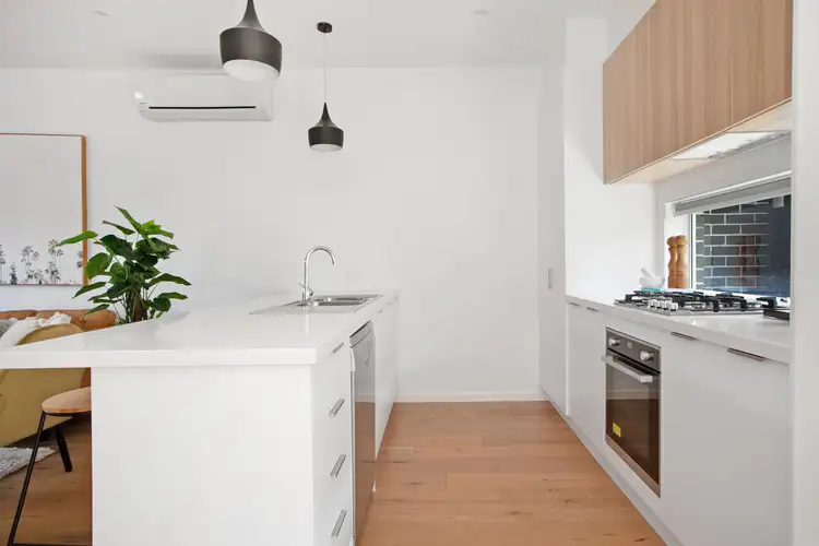 Fifth view of Homely townhouse listing, 2/5 Daleglen Street, Reservoir VIC 3073