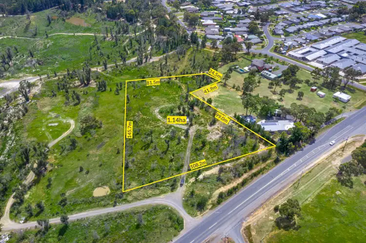 212 Whitehorse Road, Mount Clear VIC 3350