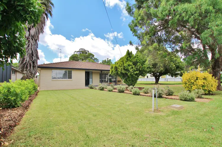 14 Briggs Street, Young NSW 2594