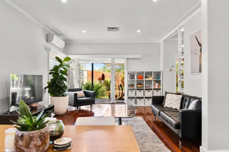 16 Davilak Crescent, Manning WA 6152