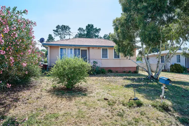 9 Mimosa Street, Coolamon NSW 2701