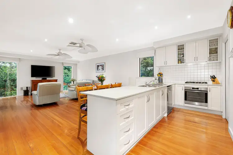 Third view of Homely house listing, 7 Woodlawn Circuit, Macleod VIC 3085