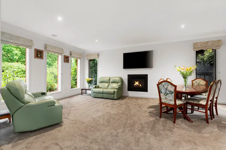 Fourth view of Homely house listing, 7 Woodlawn Circuit, Macleod VIC 3085