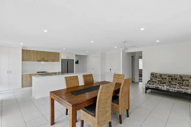 61 Blaxland Road, Urraween QLD 4655