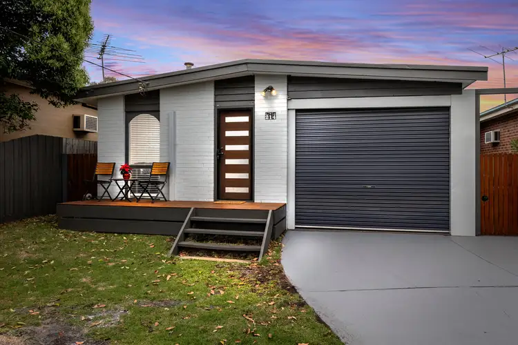 214 Ninth Avenue, Rosebud VIC 3939