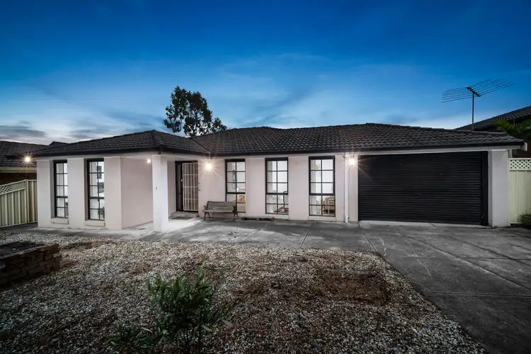 11 Prince Of Wales Avenue, Mill Park VIC 3082