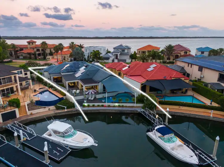 28 King Arthurs Court, Sovereign Islands QLD 4216