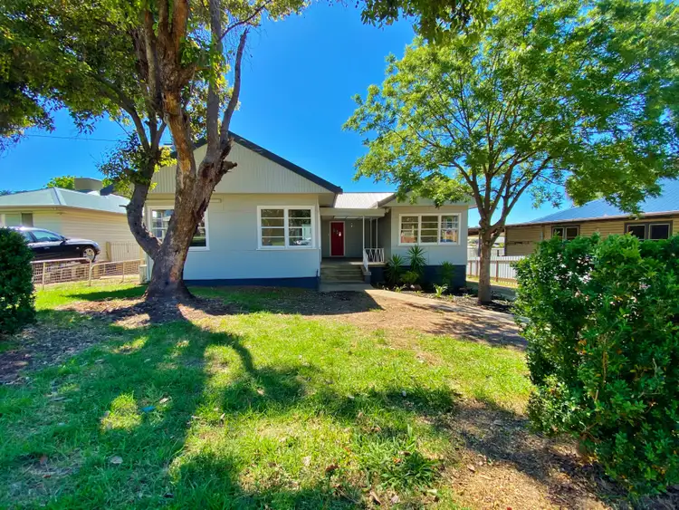 8 Lansdowne Street, Young NSW 2594