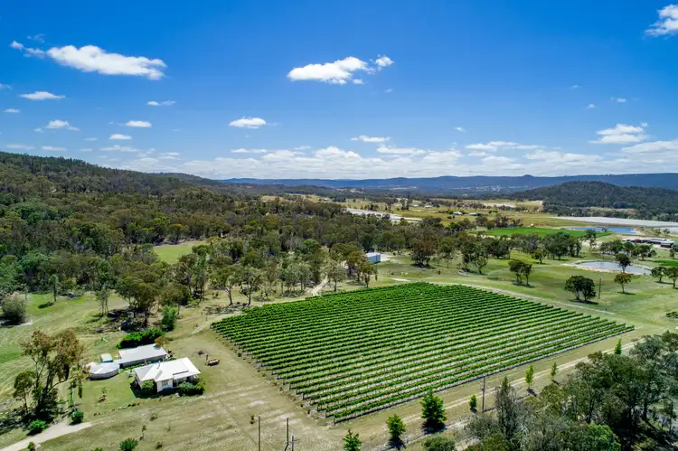 364 Mount Stirling Road, Glen Aplin QLD 4381