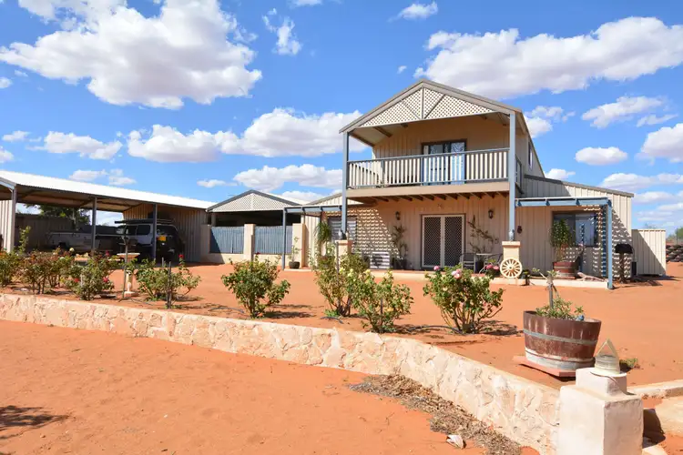 1002 North West Coastal Highway, Carnarvon WA 6701