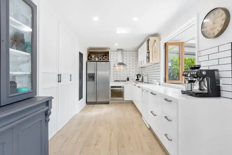 Second view of Homely house listing, 7 Jenola Court, Hastings VIC 3915