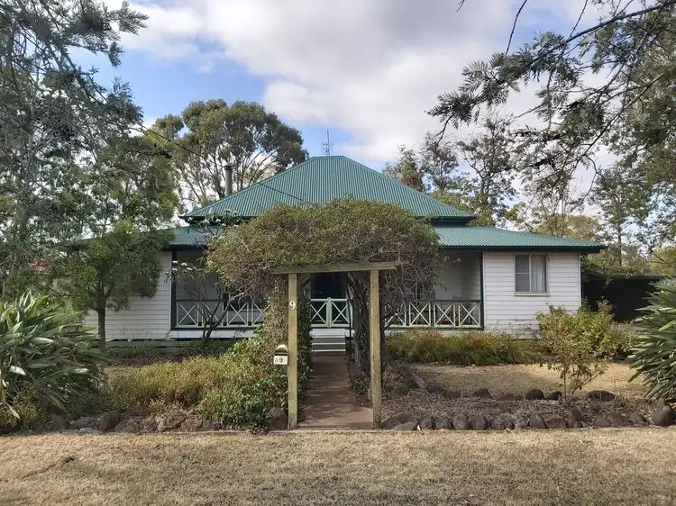 9 Hill Street, Pittsworth QLD 4356