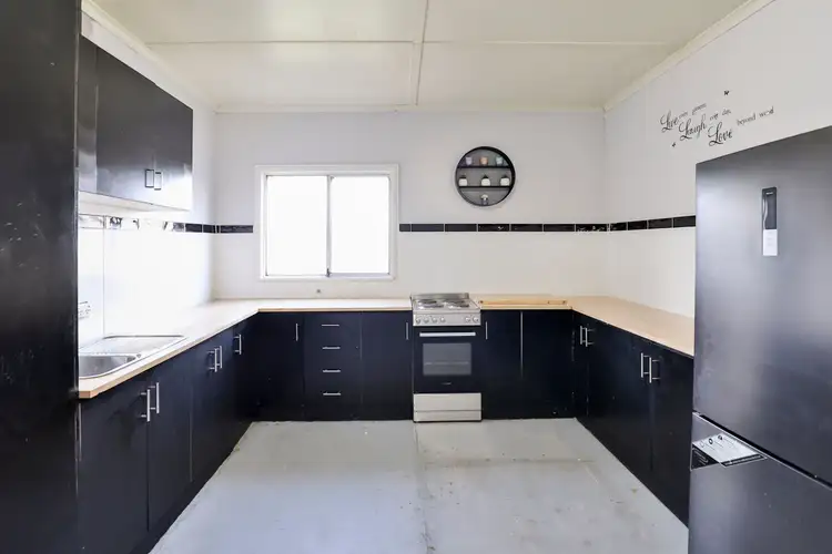 Fifth view of Homely house listing, 715 Woomera Avenue, Red Cliffs VIC 3496