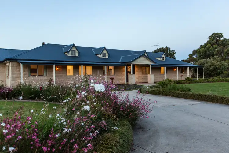15 Cooper Lane, Inverloch VIC 3996