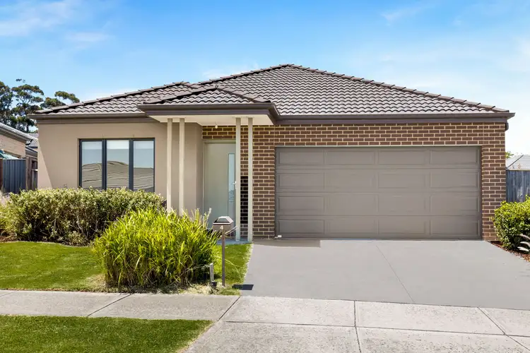4 McGarvie Crescent, Pakenham VIC 3810