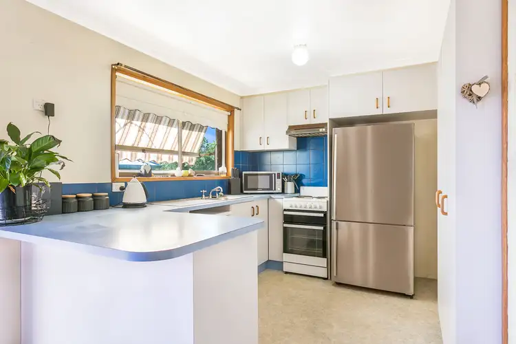Third view of Homely house listing, 8 Cowper Close, Tamworth NSW 2340