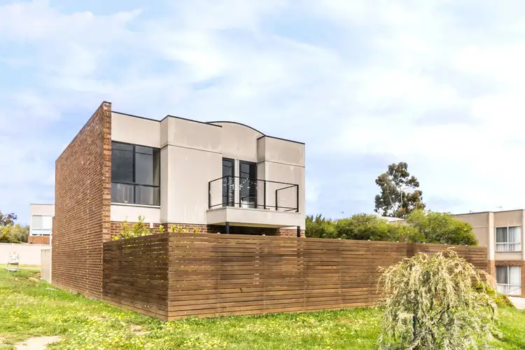 1 Lorne Terrace, Flora Hill VIC 3550