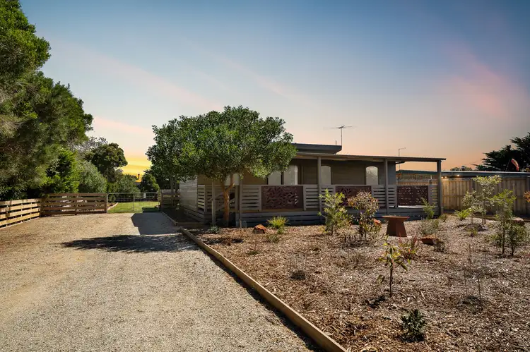 31 Elwood Avenue, Surf Beach VIC 3922