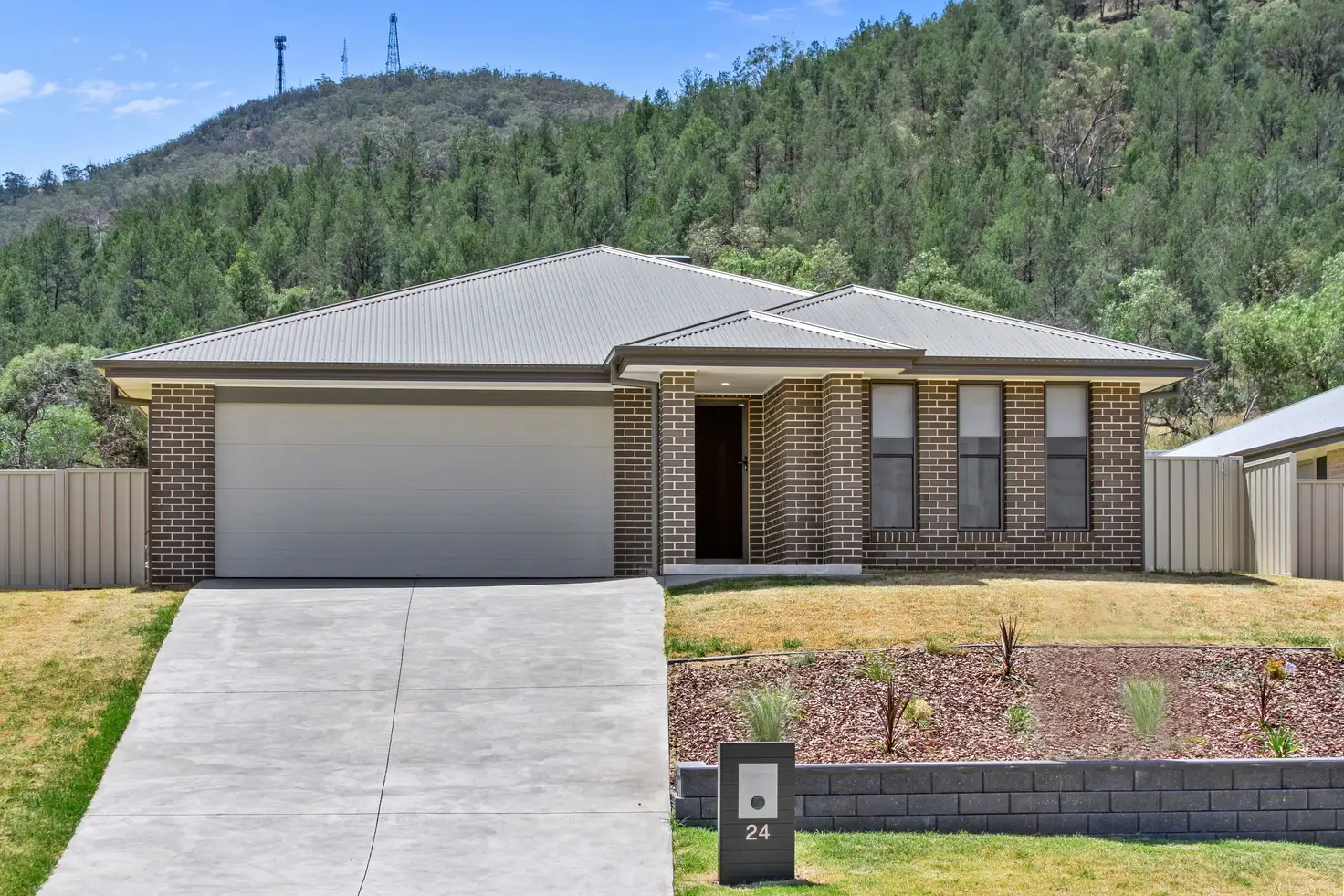 Main view of Homely house listing, 24 Scarborough Close, Tamworth NSW 2340