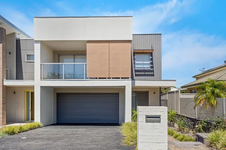 5 Southern Cross Boulevard, Shell Cove NSW 2529