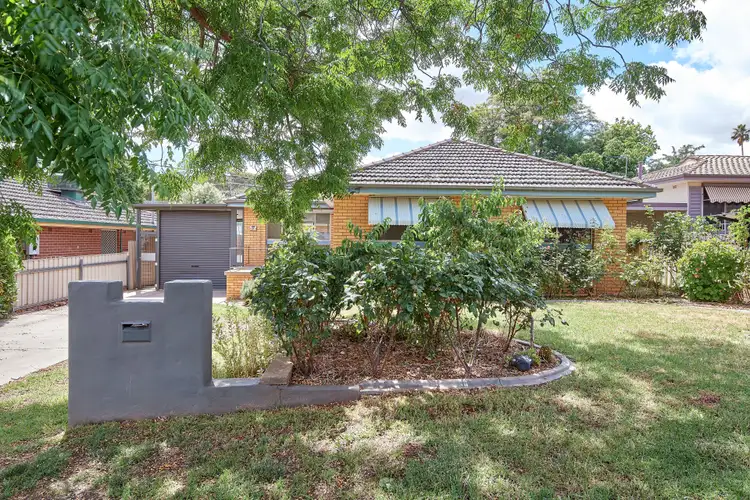 31 Waranga Avenue, Mount Austin NSW 2650