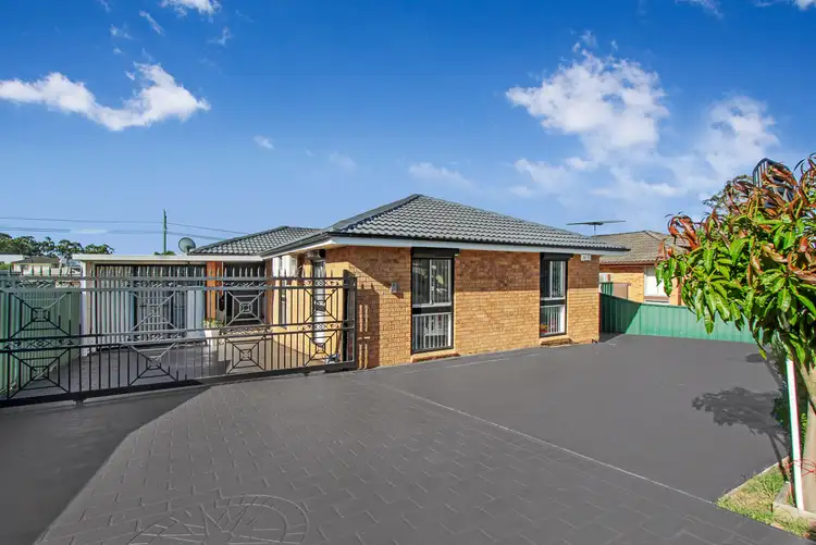 21 & 21A Turquoise Crescent, Bossley Park NSW 2176