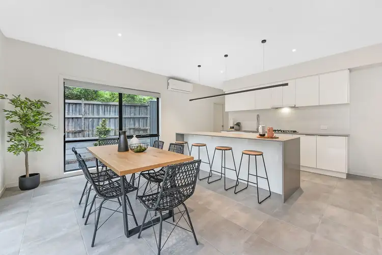 1/110 Earlsfield Drive, Berwick VIC 3806