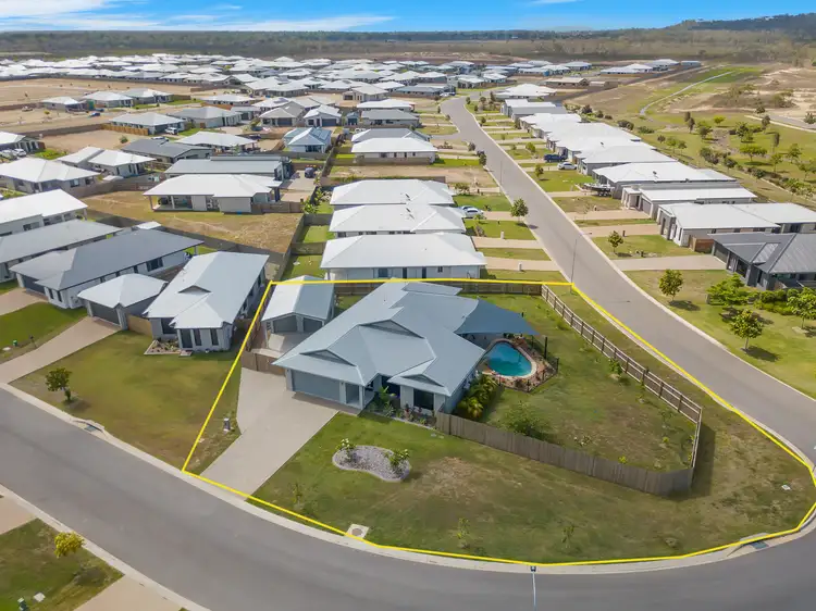 31 Eloise Street, Mount Low QLD 4818