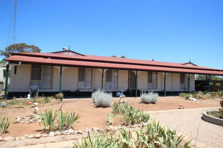 7 Meade Street, Blanchetown SA 5357
