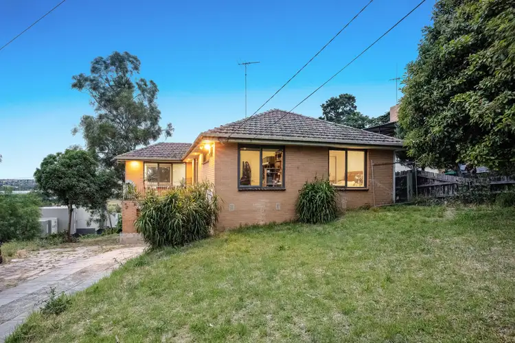 24 Moonee Boulevard, Glenroy VIC 3046