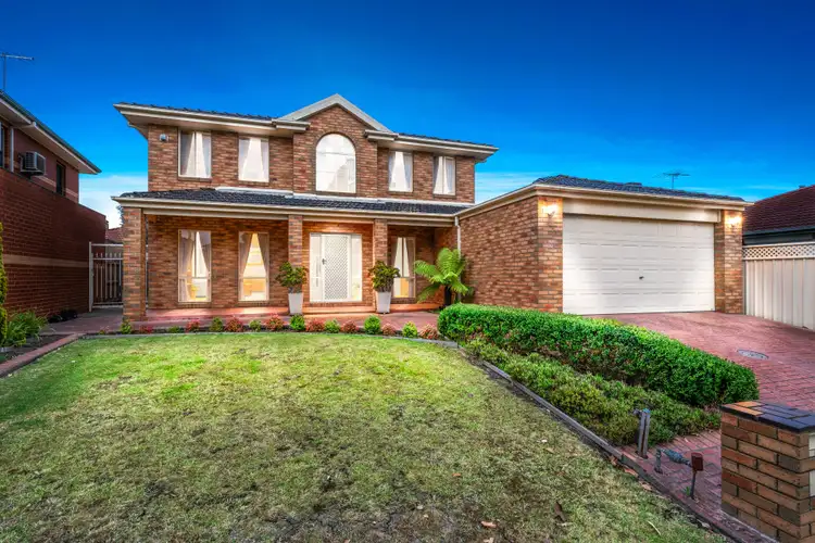 10 Parkland Grove, Kingsbury VIC 3083