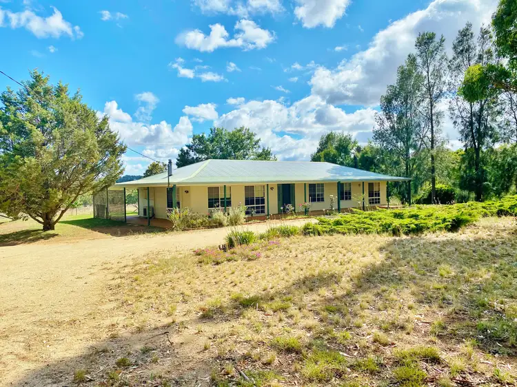 25 Pitstone Road, Young NSW 2594