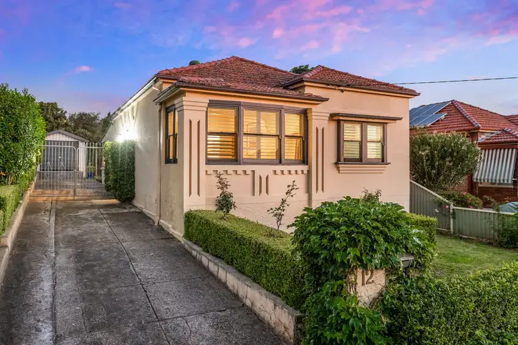 12 Woodlawn Avenue, Earlwood NSW 2206